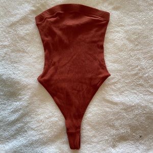 URBAN OUTFITTERS Strapless Rust Bodysuit